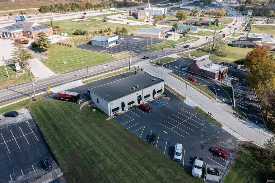 More Photos Of 2300-2314 W Osage St, Pacific Freestanding For Lease