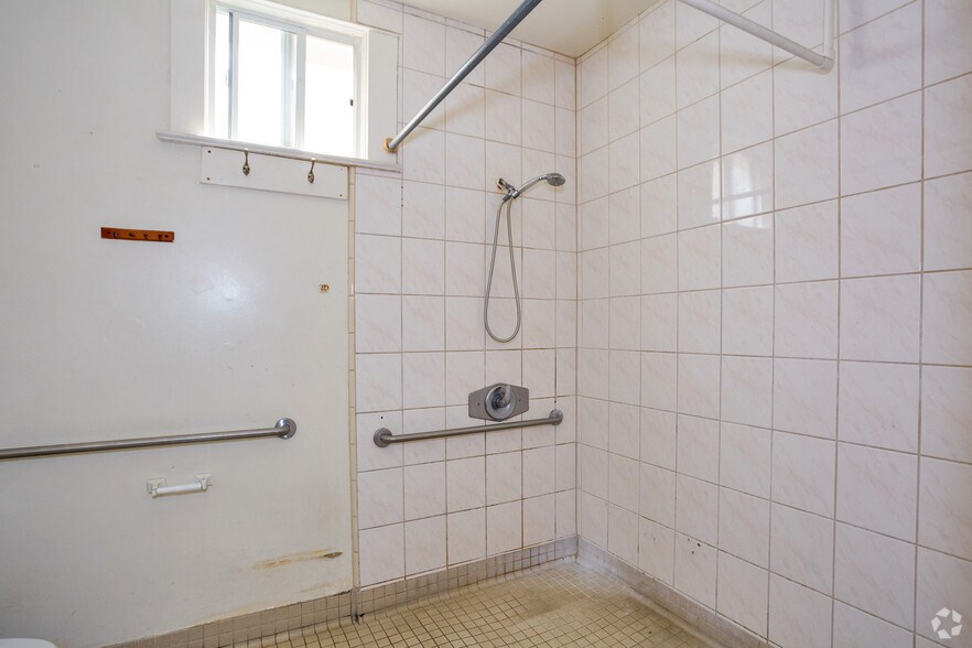 More Photos Of 707 E 7th St, Long Beach Apartments For Sale