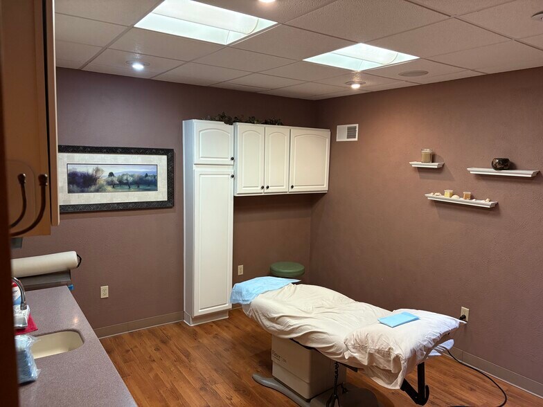 More Photos Of 304 N Rapids Rd, Manitowoc Freestanding For Lease