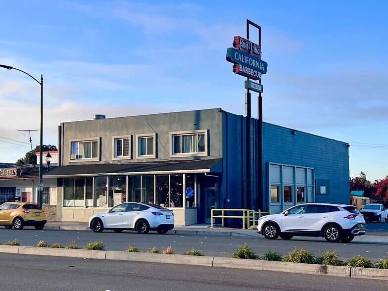 More Photos Of 24045-24047 Mission Blvd, Hayward Restaurant For Sale