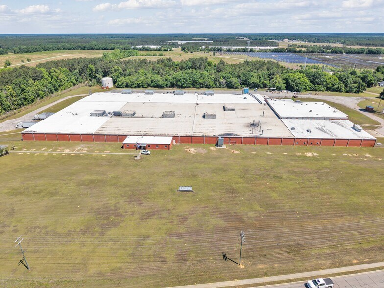 More Photos Of 11200 Dunbarton Blvd, Barnwell Manufacturing For Lease