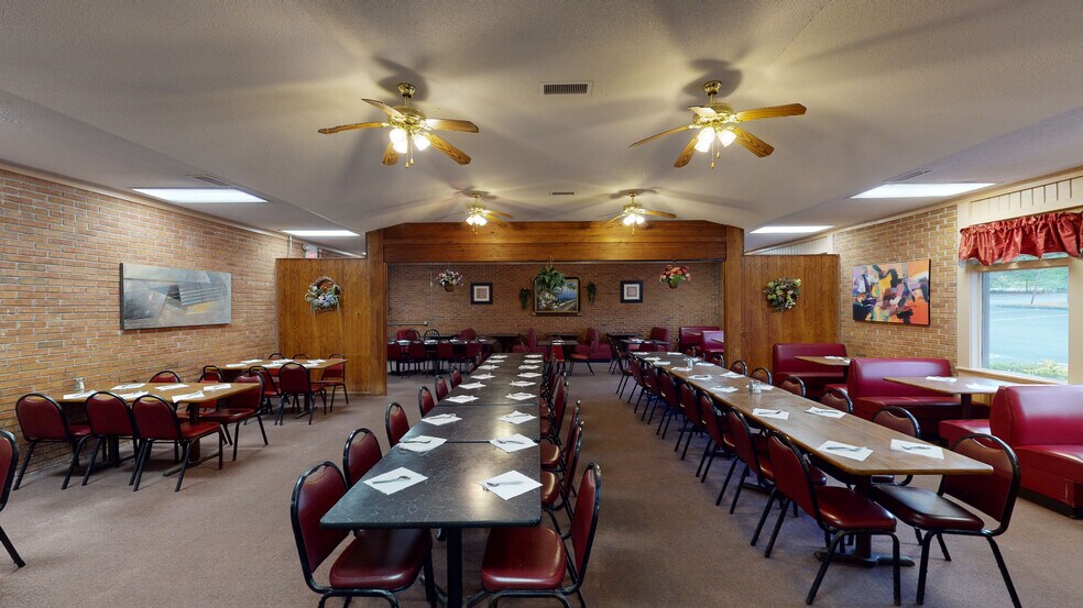 More Photos Of 1102 W Spring St, Monroe Restaurant For Sale