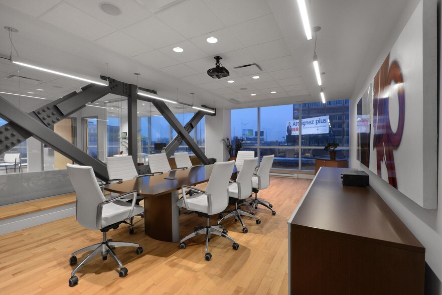 More Photos Of 3737 Boul Cremazie E, Montréal Office For Lease