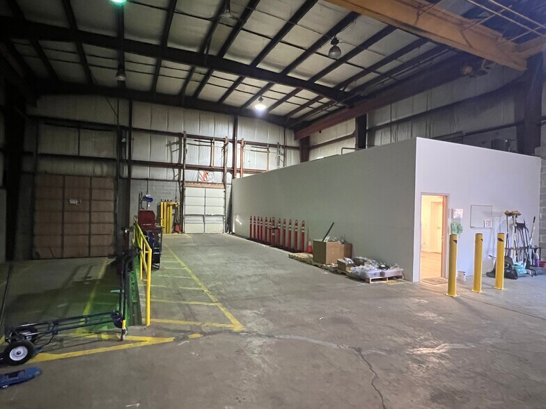 More Photos Of 171 Railroad Dr, Warminster Manufacturing For Sale