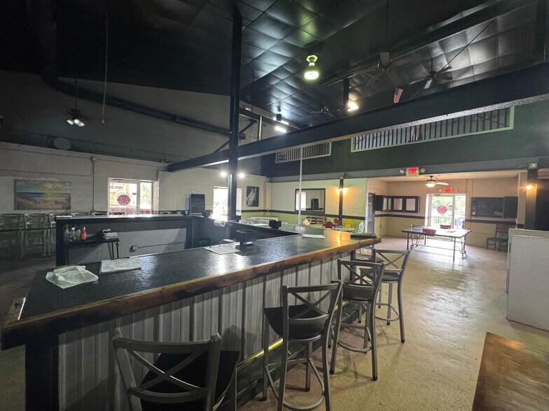 More Photos Of 800 N State St, Bunnell Storefront For Sale