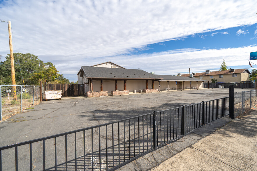 Primary Photo Of 1281 Lake Blvd, Redding Storefront Retail Office For Lease