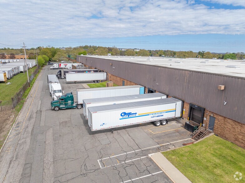 More Photos Of 60 Chapin Rd, Pine Brook Warehouse For Lease