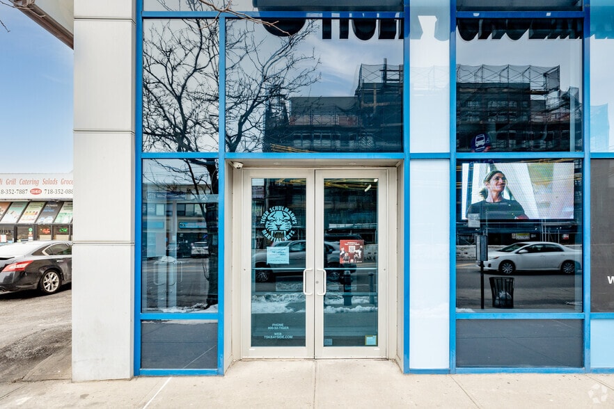 More Photos Of 215-15 Northern Blvd, Bayside Storefront Retail Office For Lease