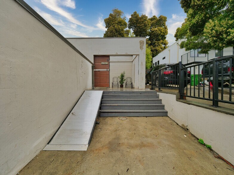 More Photos Of 9614-9616 MacArthur Blvd, Oakland Religious Facility For Lease