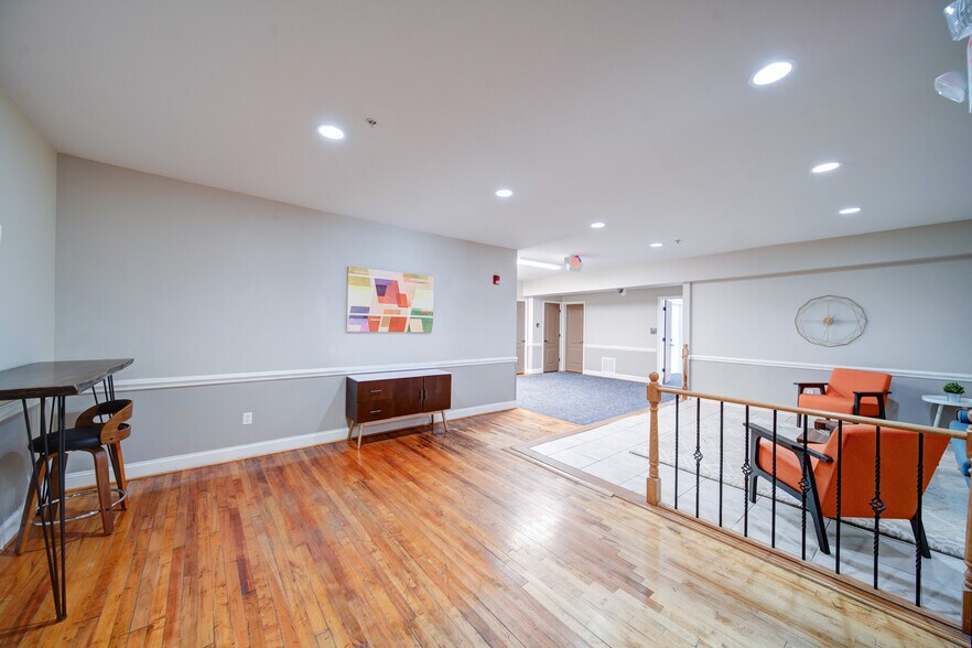 More Photos Of 135 E Main St, Rock Hill General Retail For Lease