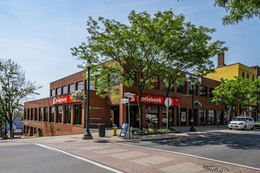 More Photos Of 7 King St W, Brockville Office For Lease