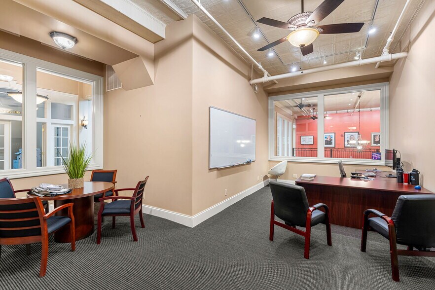 More Photos Of 222 Pearl St, New Albany Office Residential For Lease