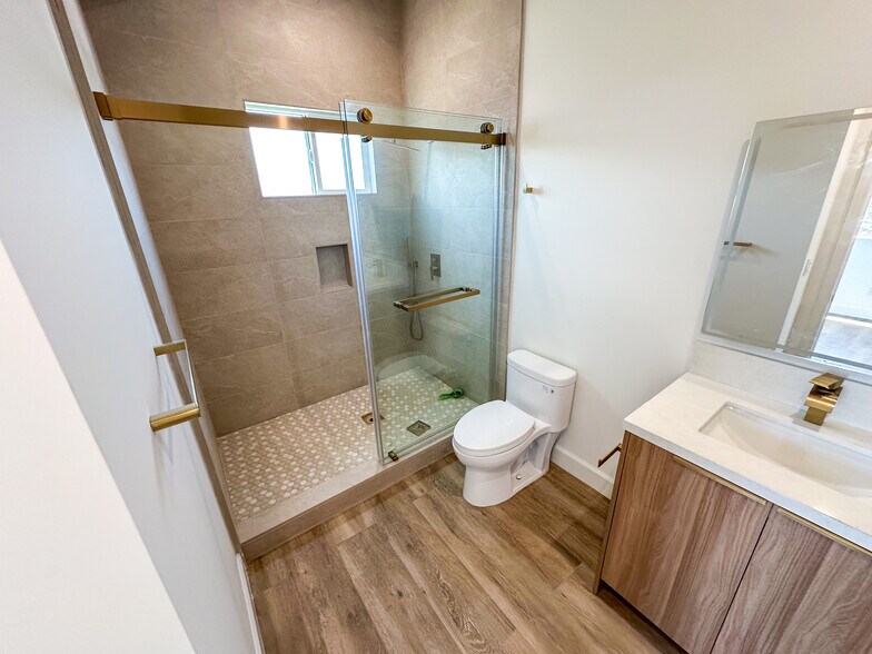 More Photos Of 2840 Wellington Rd, Los Angeles Multifamily For Sale