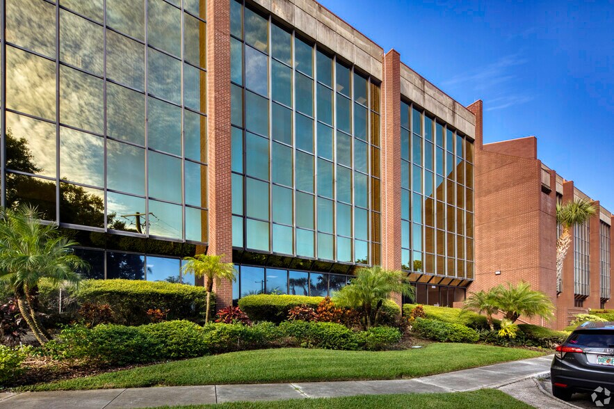 More Photos Of 205 S Hoover Blvd, Tampa Office For Lease