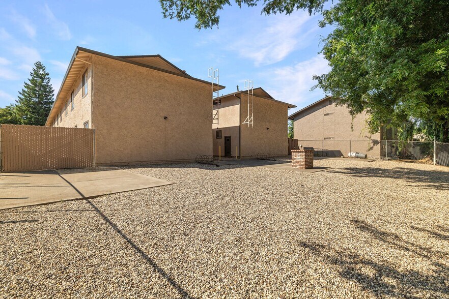 More Photos Of 642 W 1st Ave, Chico Apartments For Sale