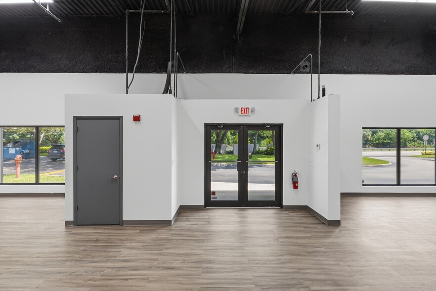 More Photos Of 11576 Pierson Rd, Wellington Warehouse For Lease