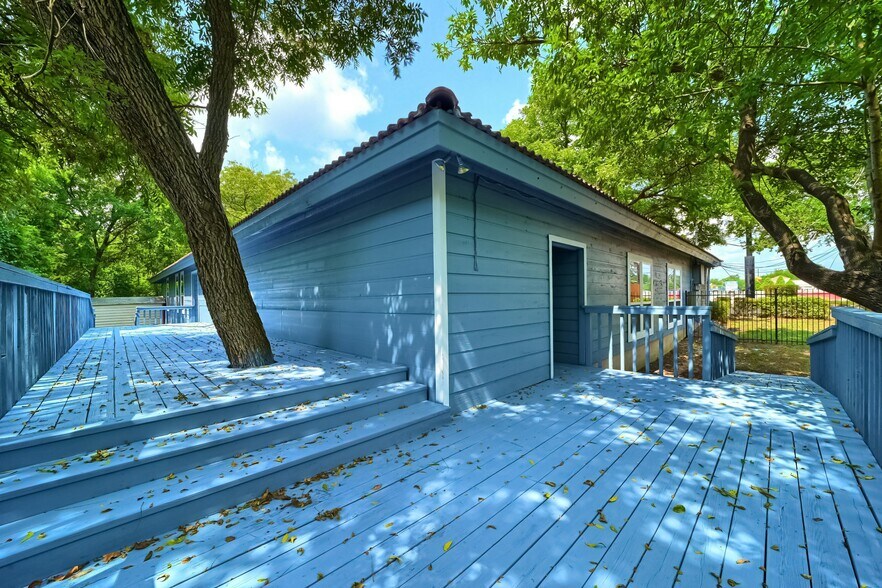 More Photos Of 4507 N Interstate 35, Austin Loft Creative Space For Lease