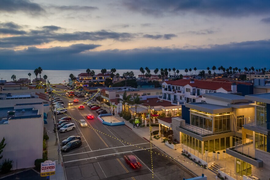 More Photos Of 219 Ave I, Redondo Beach Storefront For Lease