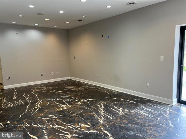 More Photos Of 6404 Telegraph Rd, Alexandria Freestanding For Lease