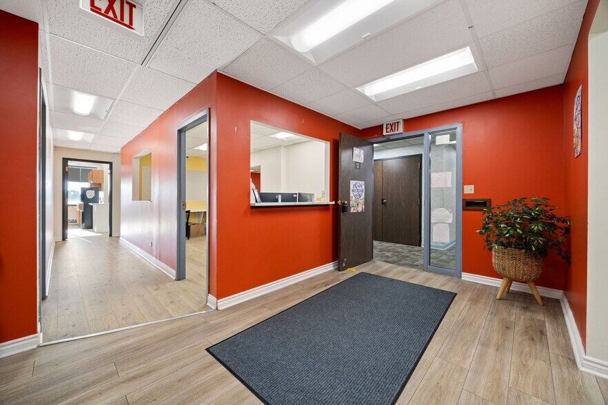 More Photos Of 7000 W 111th St, Worth Medical For Sale