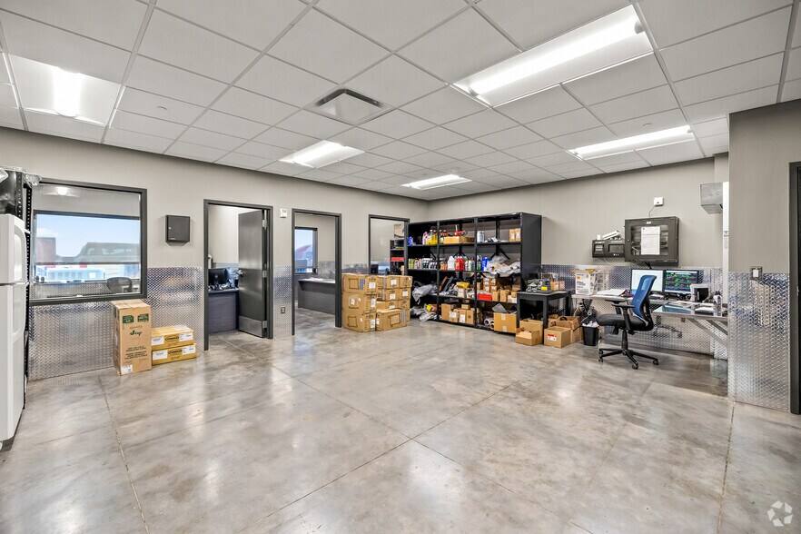 More Photos Of 3501 S Burleson Blvd, Alvarado Truck Terminal For Sale
