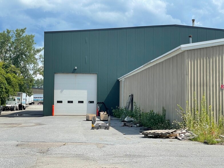 More Photos Of 74 Avenue B Ave, Williston Industrial For Sale
