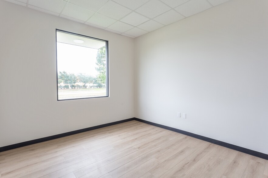 More Photos Of 2703 N Mason Rd, Katy Medical For Sale