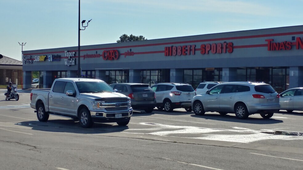 More Photos Of 1320 E Highway 24, Moberly General Retail For Lease