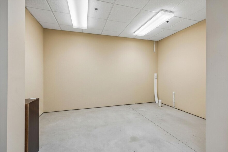 More Photos Of 92 Union Ave, Cresskill Office For Sale