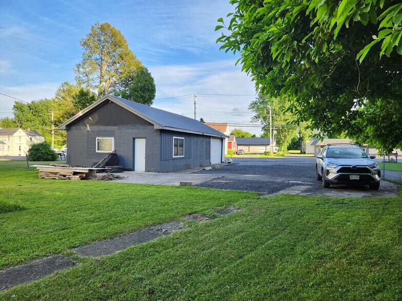 More Photos Of 1749 Clark Street Rd, Auburn Light Distribution For Sale