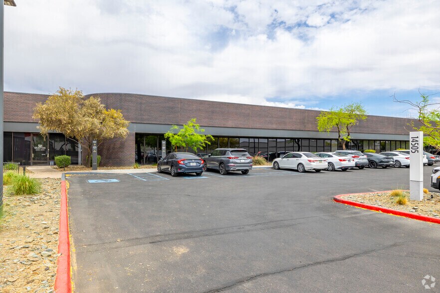 More Photos Of 14505 N Hayden Rd, Scottsdale Light Distribution For Lease