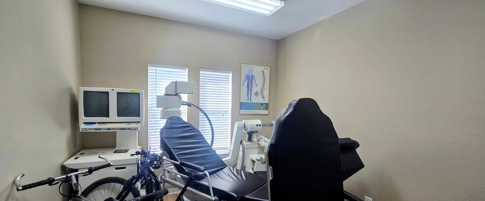 More Photos Of 1205 Bent Oaks Ct, Denton Office For Sale