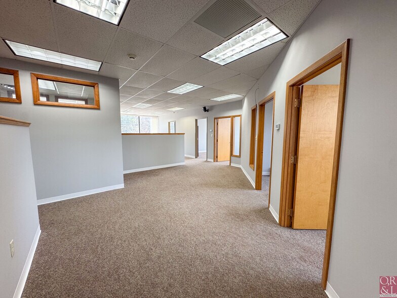 More Photos Of 72 Queen St, Southington Office For Lease