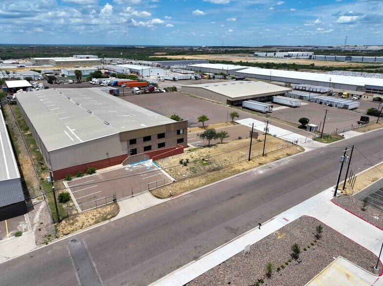 More Photos Of 14610 Atlanta Dr, Laredo Warehouse For Lease