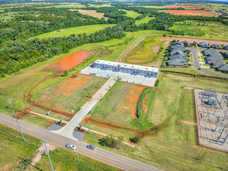 More Photos Of 4009 NW 164th St, Edmond Industrial For Sale