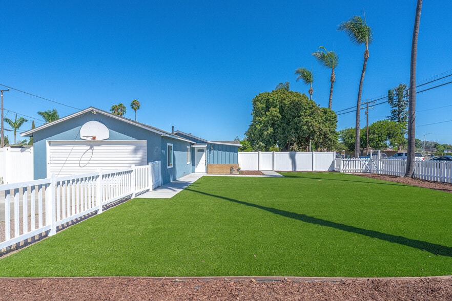 Primary Photo Of 4301 W Lilac Ave, Santa Ana Multifamily For Sale