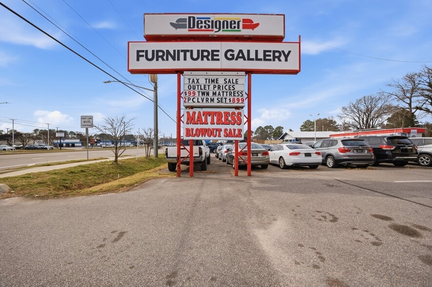 More Photos Of 6542 E Virginia Beach Blvd, Norfolk Freestanding For Lease
