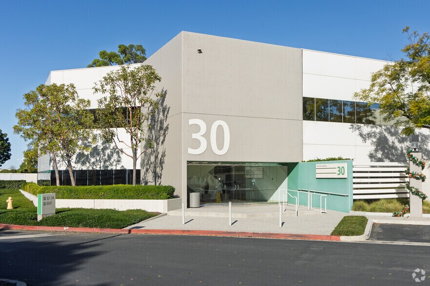 More Photos Of 30 Executive Park, Irvine Office For Lease