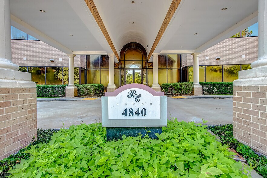 More Photos Of 4840 W Panther Creek Dr, The Woodlands Unknown For Lease