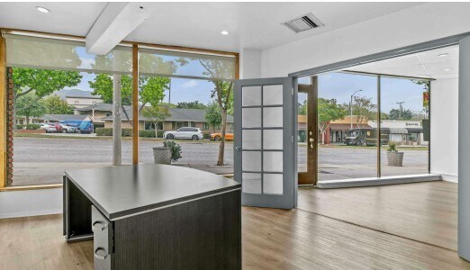 More Photos Of 842 Foothill Blvd, La Cañada Flintridge Storefront For Sale