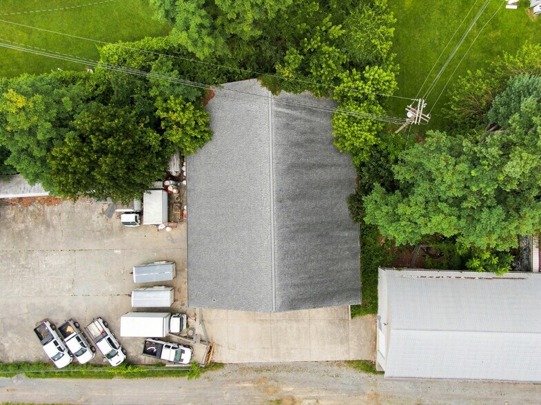 More Photos Of 890 Roanoke St, Christiansburg Warehouse For Lease