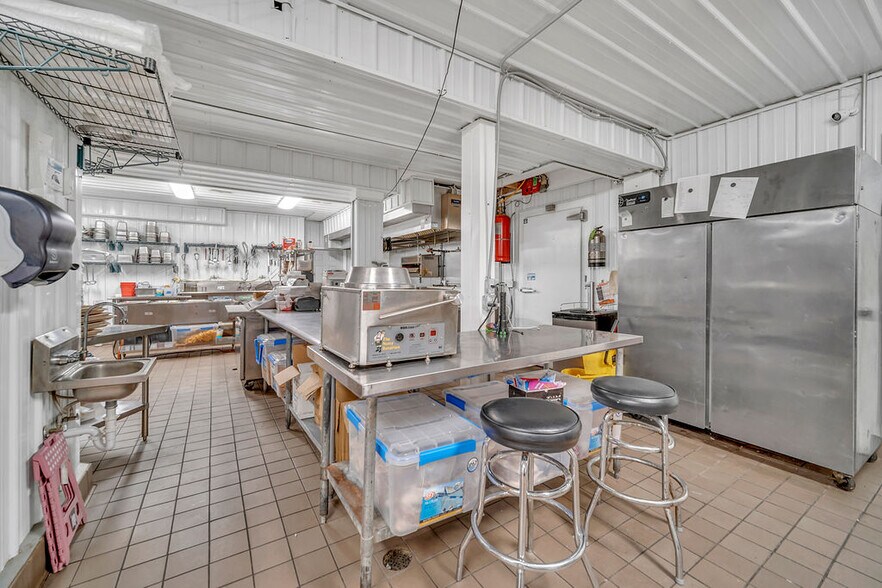 More Photos Of 602 Clark St, Utica Restaurant For Sale