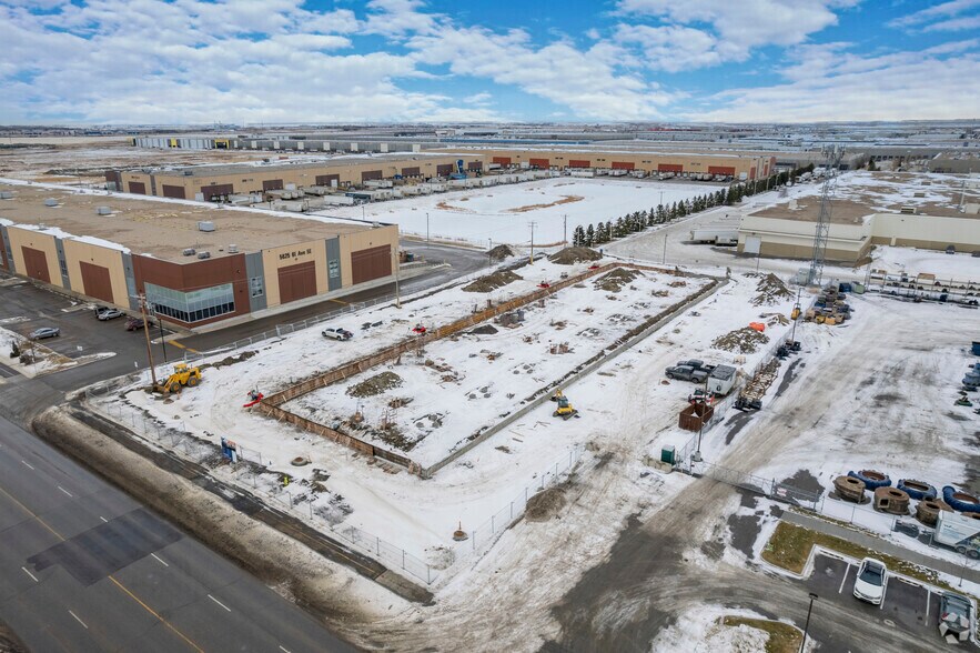 More Photos Of 5495 61 Ave SE, Calgary Service For Sale