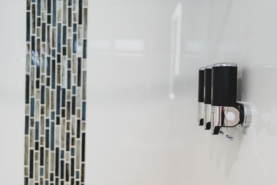 More Photos Of 1107 N Broadway, Santa Maria Hotel For Sale