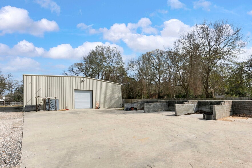 More Photos Of 8711 Hufsmith Kuykendahl Rd, Tomball Industrial For Sale