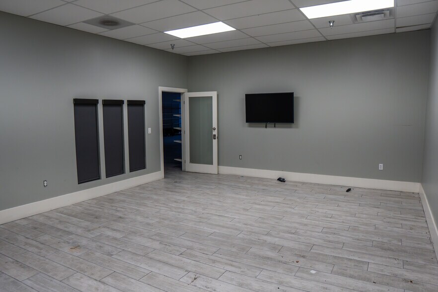 More Photos Of 3161 N 35th Ave, Phoenix Warehouse For Sale
