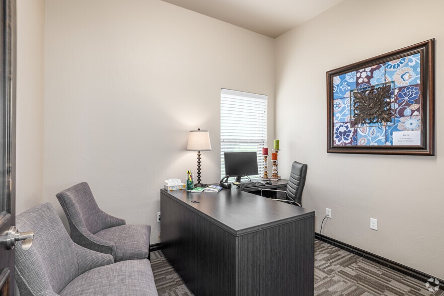 More Photos Of 9400 S I-35 Service Rd, Moore Office For Sale