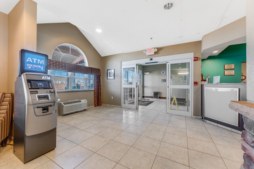 More Photos Of 20 Southland Dr, Fairmont Hotel For Sale