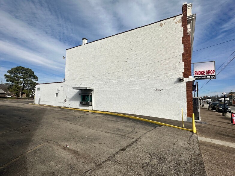 More Photos Of 31-33 E 2nd St, Manchester Storefront Retail Residential For Sale