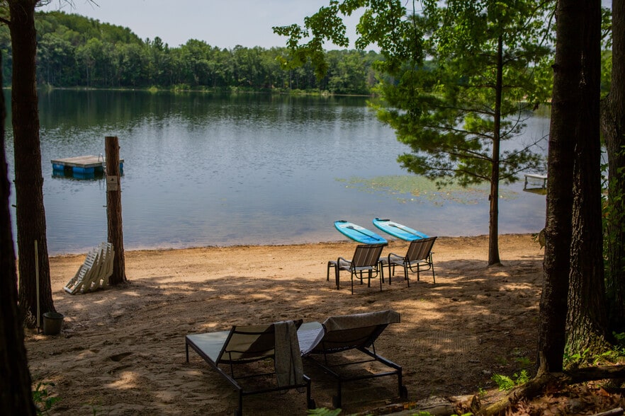 More Photos Of 7103 Lake View Rdg, Lake Ann Hospitality For Sale